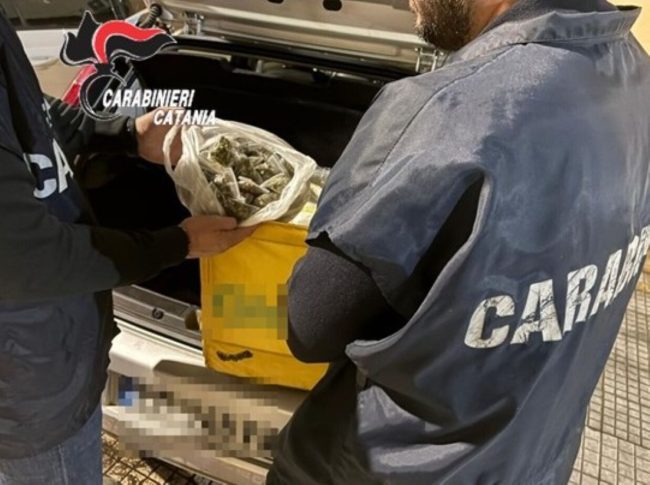Catania, sequestrate circa 90 dosi tra marijuana e hashish: arrestato pusher 39enne in zona “Borgo”