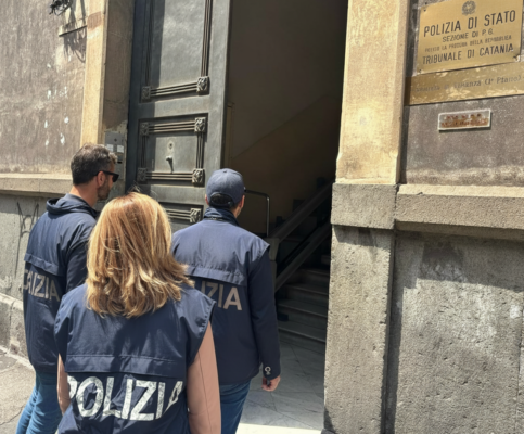 Acireale, orrore in famiglia: arrestati conviventi per abusi e maltrattamenti su una minore