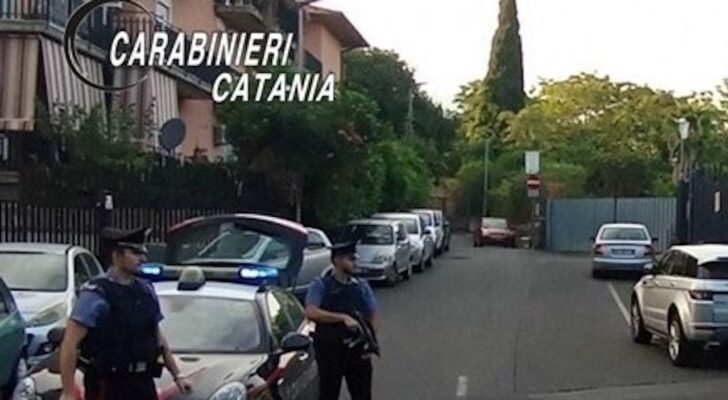 Inseguimento a Mascalucia: 16enne senza patente scappa dai carabinieri su un’auto di grossa cilindrata