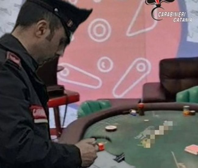 Bisca clandestina in un circolo privato: blitz a Randazzo, 9 denunciati e 50mila euro di sanzioni