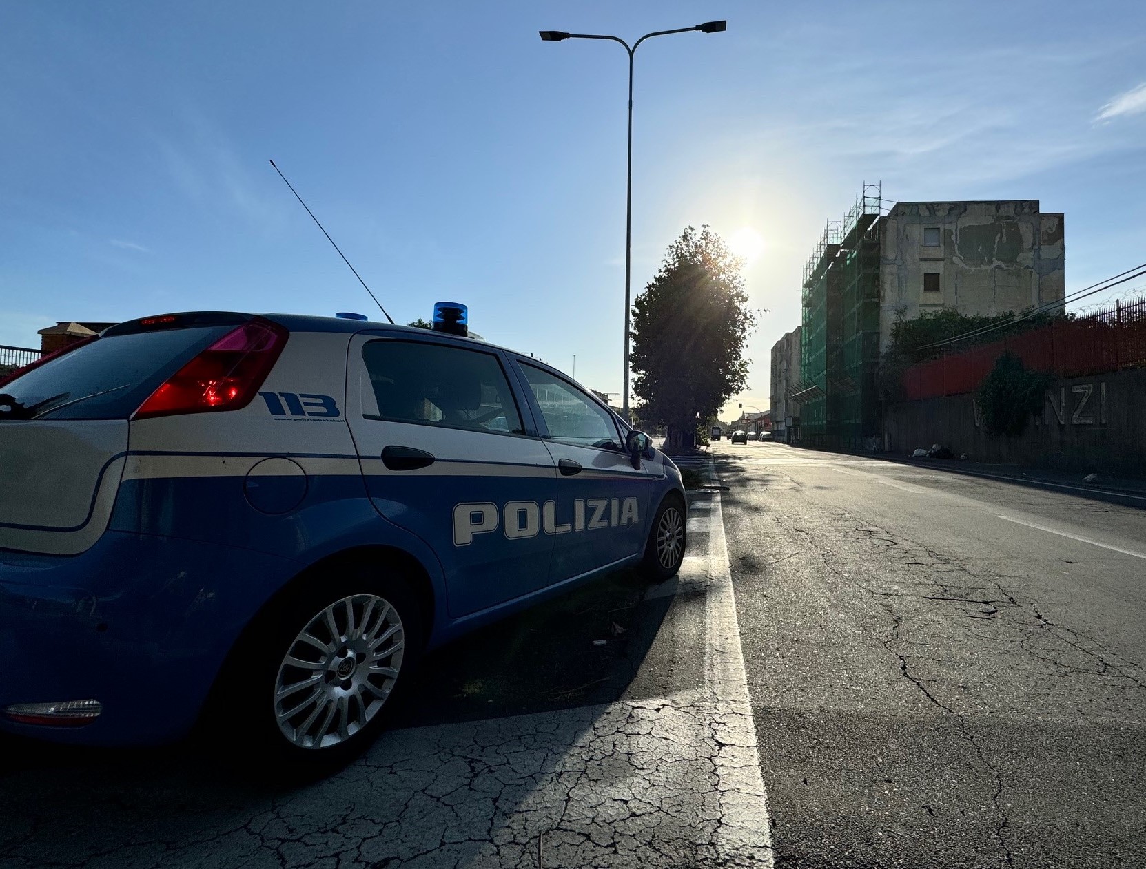 Catania, coppia ruba polli al supermercato e nella fuga in auto rischia di investire una guardia giurata