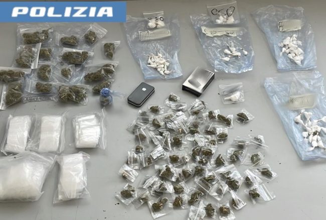 Pusher in fuga con la droga: catanese bloccato in via Capo Passero dopo inseguimento
