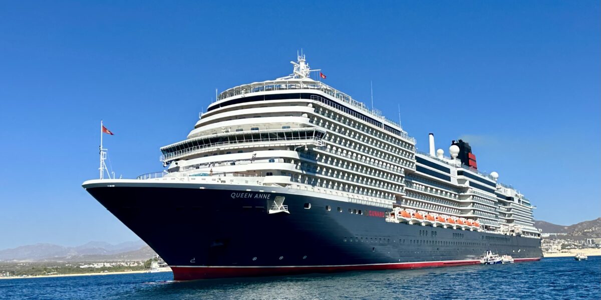 Malore sulla nave da crociera nello Stretto: anziano salvato dalla Guardia Costiera al largo di Messina