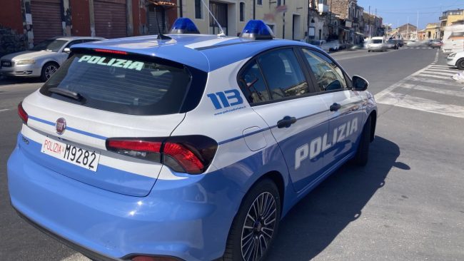 Furto di rame a Catania: dai calci contro gli agenti alla tentata fuga