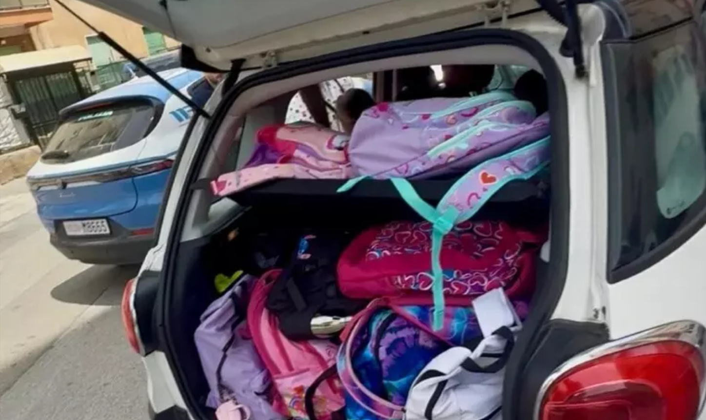 Palermo, Fiat 500L trasformata in scuolabus abusivo: a bordo 14 bambini