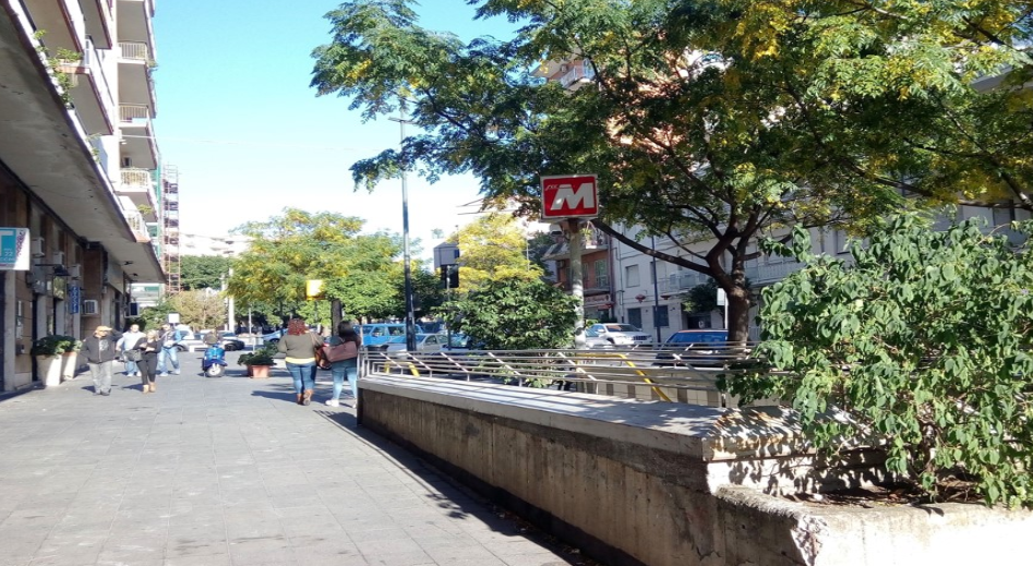 Metropolitana di Catania, riapre la fermata Giuffrida ma esplode la protesta: “Soffitti danneggiati e infiltrazioni”