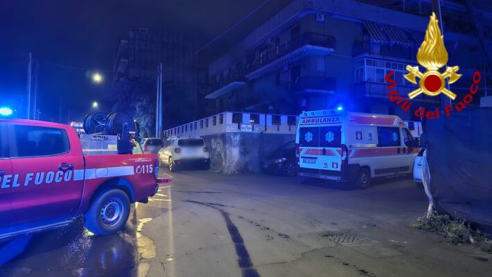 Incendio divampa in una abitazione di via San Gregorio, paura nel quartiere Canalicchio