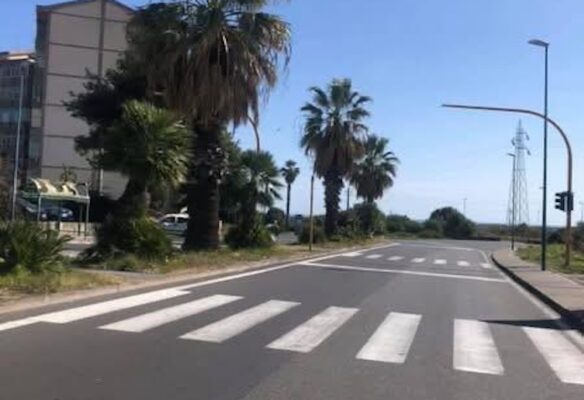 Catania, semaforo non funzionante davanti alla scuola: la segnalazione di un lettore alla nostra redazione