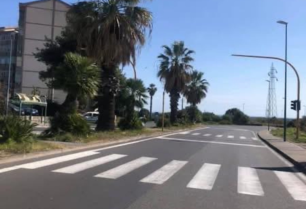 Catania, semaforo non funzionante davanti alla scuola: la segnalazione di un lettore alla nostra redazione