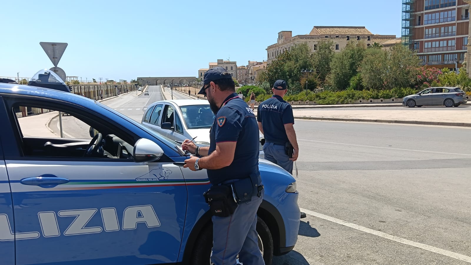 Controlli ad “Alto Impatto” a Siracusa: arresti, denunce, droga e una pistola clandestina sequestrata
