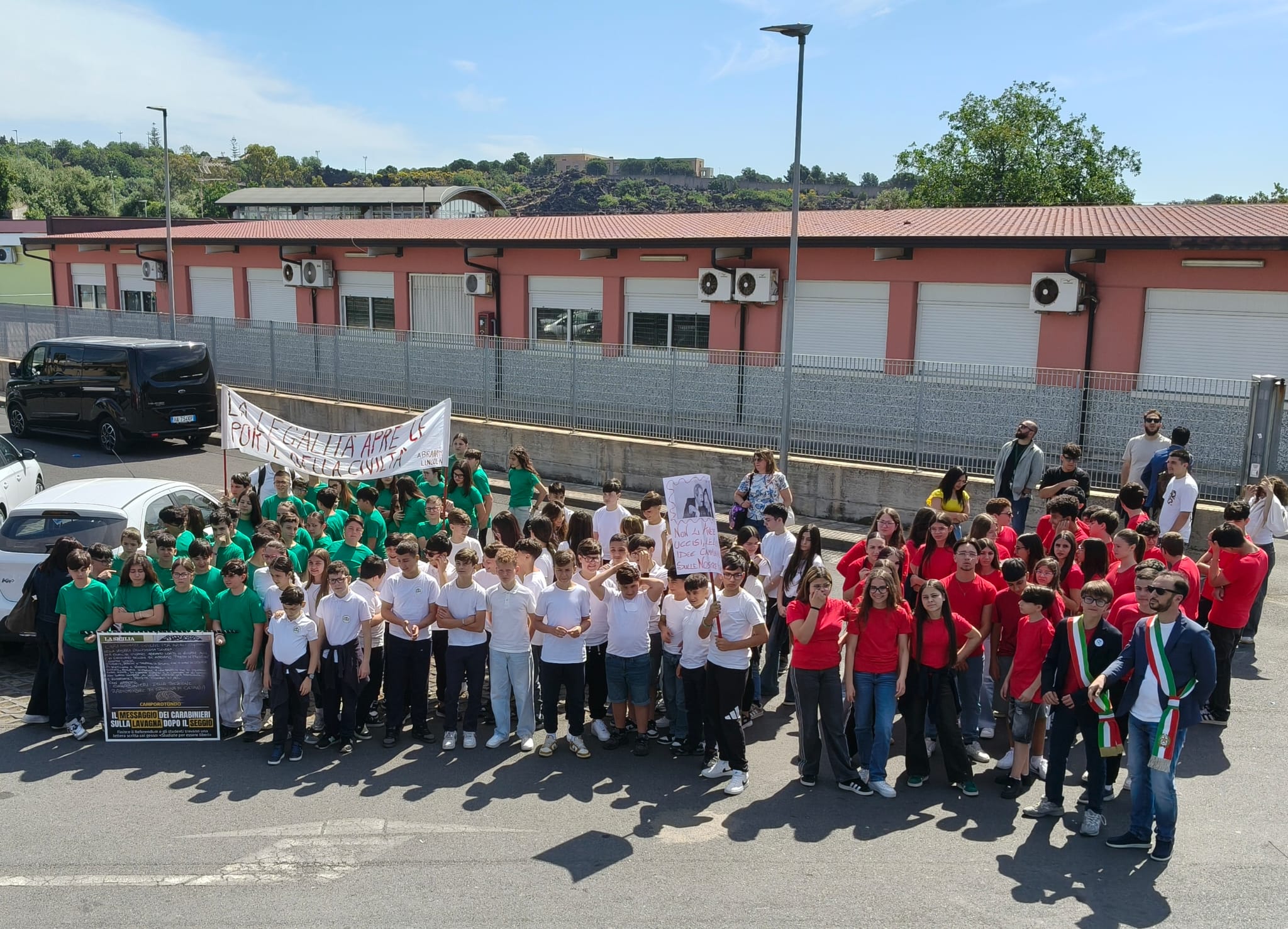 Camporotondo Etneo, gli alunni dell’I.C. “Elio Vittorini” in marcia per la legalità