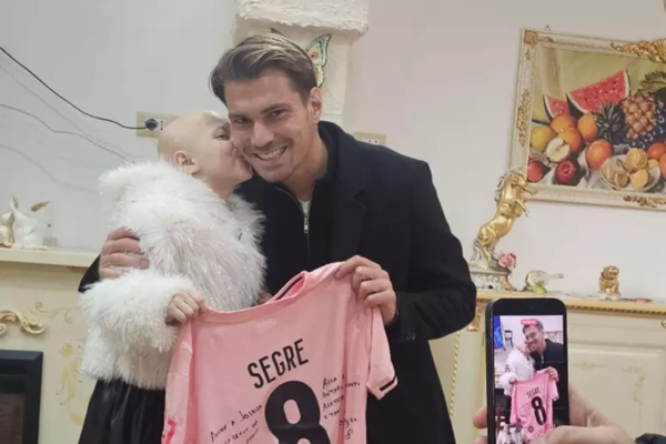 Palermo piange Alessia La Rosa, la piccola “guerriera” tifosa rosanero di soli 8 anni