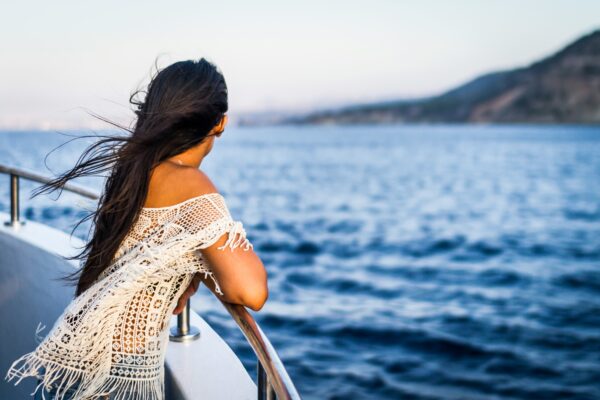 Turismo d’élite: l’ascesa dei “boutique hotel” sull’acqua per sfuggire al turismo di massa