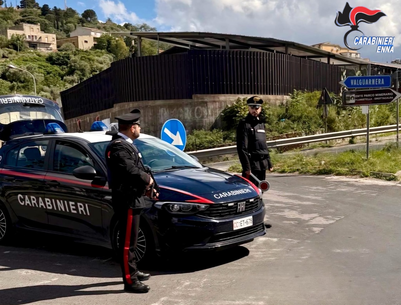 Finto carabiniere tenta di truffare un’anziana: bloccato dai veri militari a Valguarnera