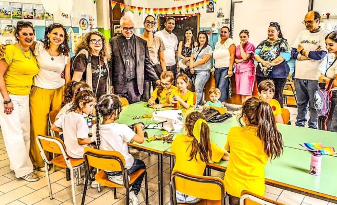 Festa al plesso Zammataro dell’I.C. “Cesare Battisti”: l’Arcivescovo Renna abbraccia la comunità scolastica