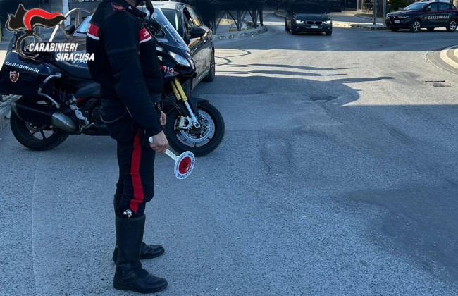 Evade dai domiciliari e torna a rubare: arrestato 40enne, finisce in carcere