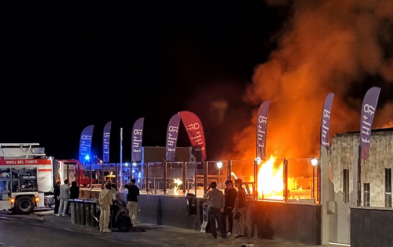 incendio lido esagono
