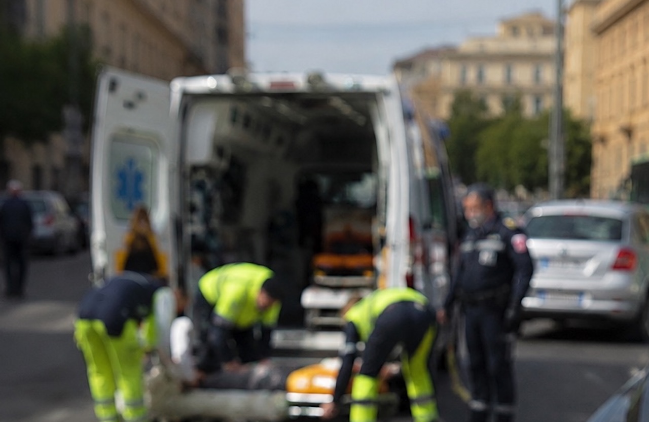 Incidente mortale a Palermo, Laura Catania investita mentre attraversa la strada con il cane