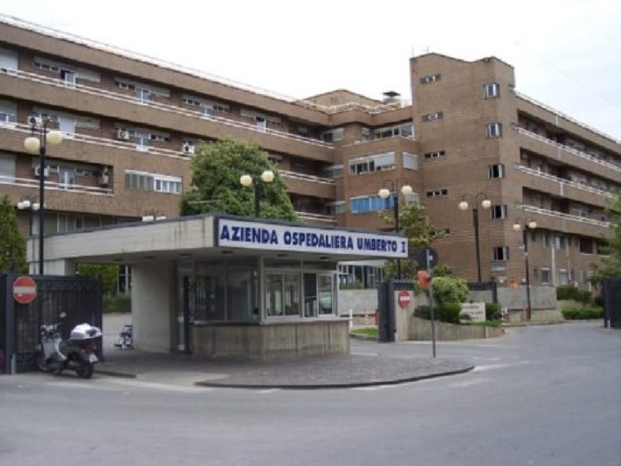 Siracusa, rissa tra giovani in piazza Santa Lucia: tre feriti