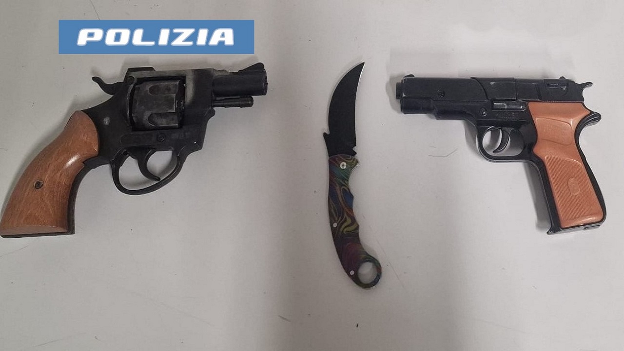 Rapina aggravata a Catania, due minorenni armati minacciano un gruppo di coetanei