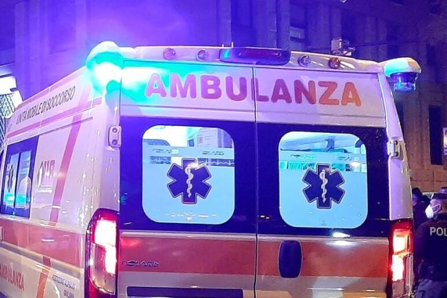 Narcotizza il marito e gli taglia i genitali nel sonno: l’uomo è grave, la moglie arrestata