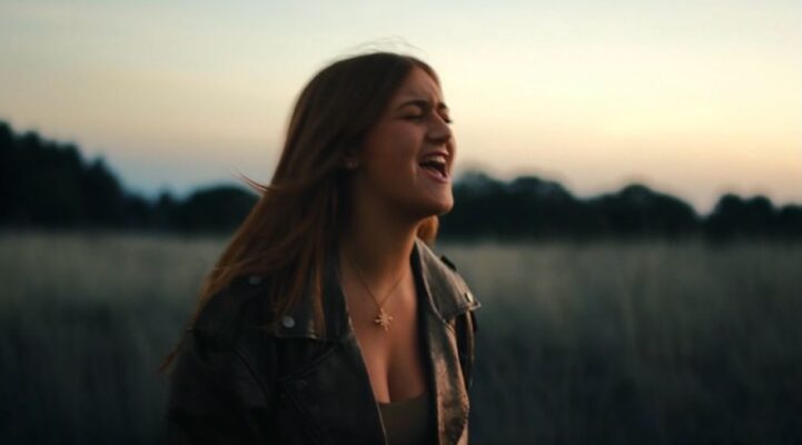La voce di una generazione che impara a rinascere: il debutto di Sofia nella scena catanese