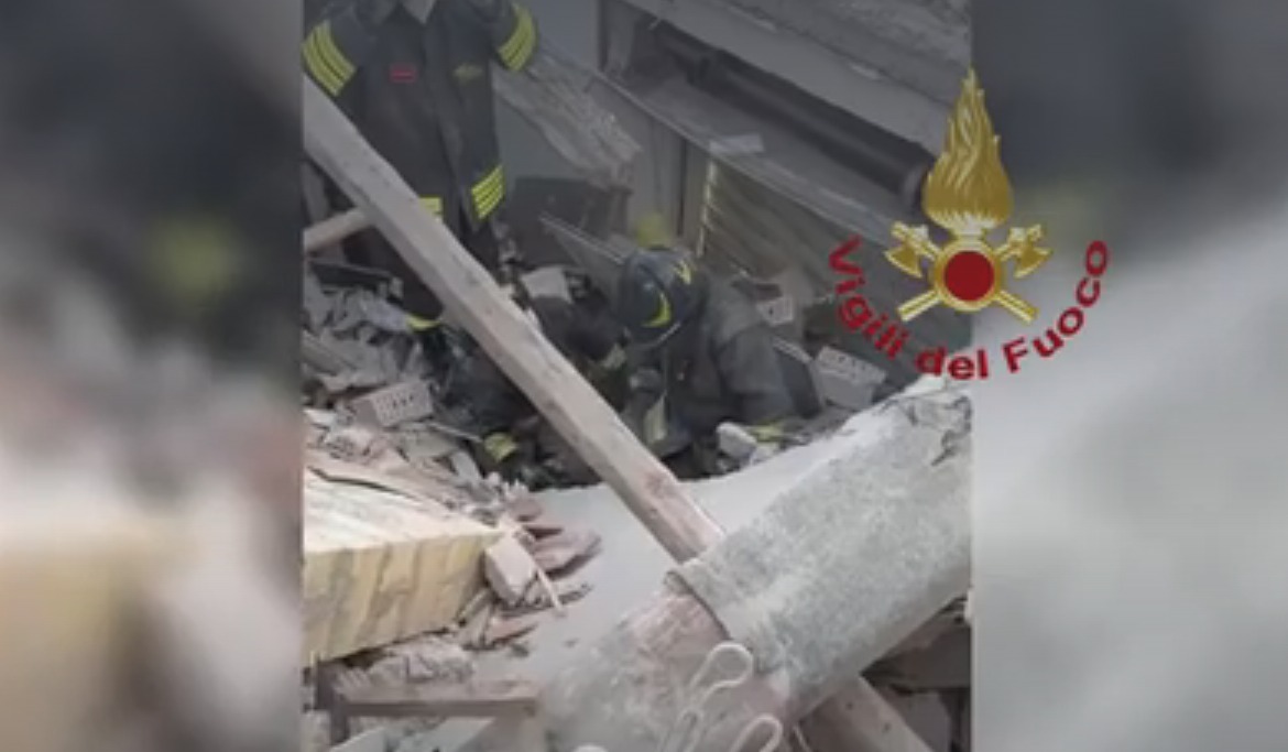 Porto Sant’Elpidio, esplosione all’alba: crolla una palazzina, un morto e due feriti