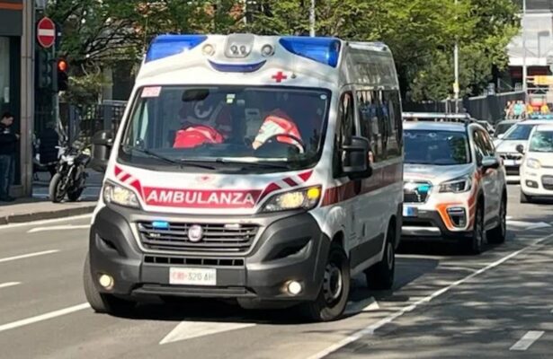 Siracusa, cade in strada e viene travolto da un autobus: muore un pensionato di 82 anni