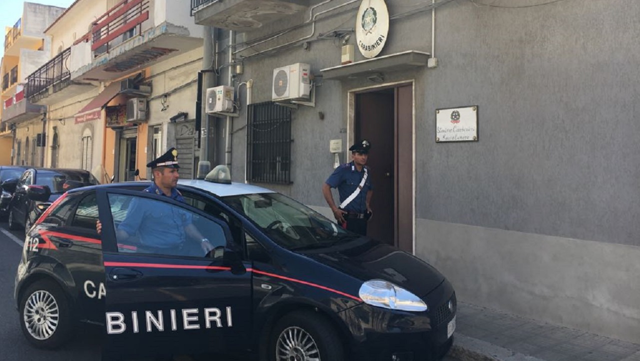 Si spaccia per magistrato e si fa consegnare soldi e gioielli: arrestato un 45enne a Messina