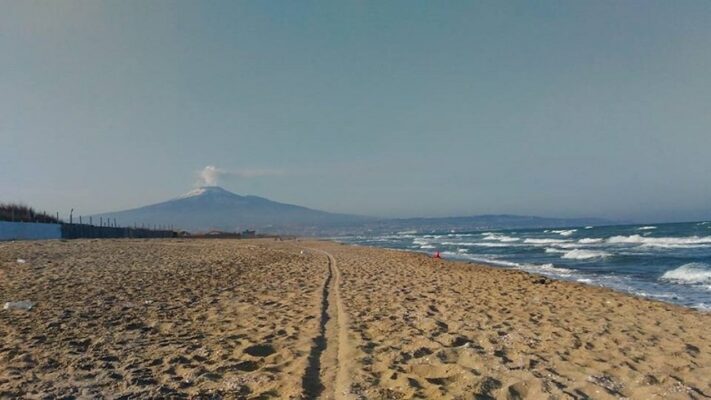 Pulizia delle spiagge, dalla Regione quasi un milione di euro ai Comuni costieri