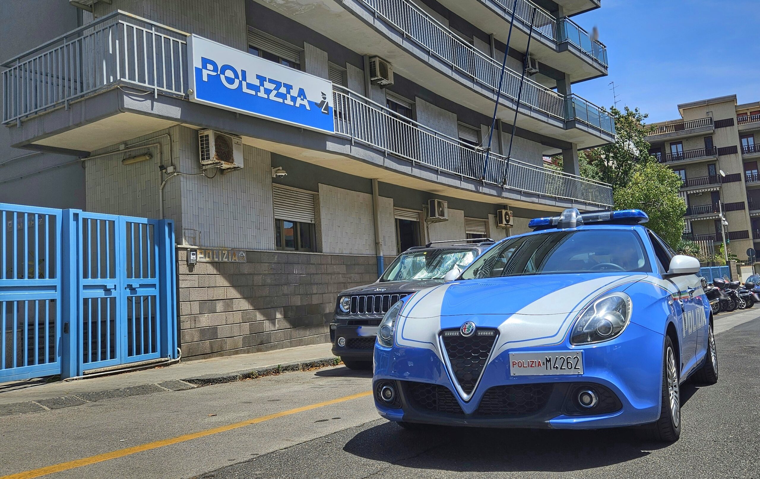 Catania, 25enne aggredisce e perseguita l’ex compagna