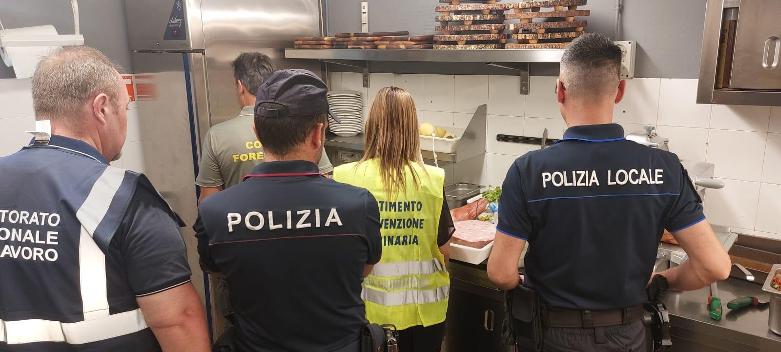 Operazione di controllo a Ragalna e Nicolosi: 150 persone identificate e due attività commerciali passate al setaccio