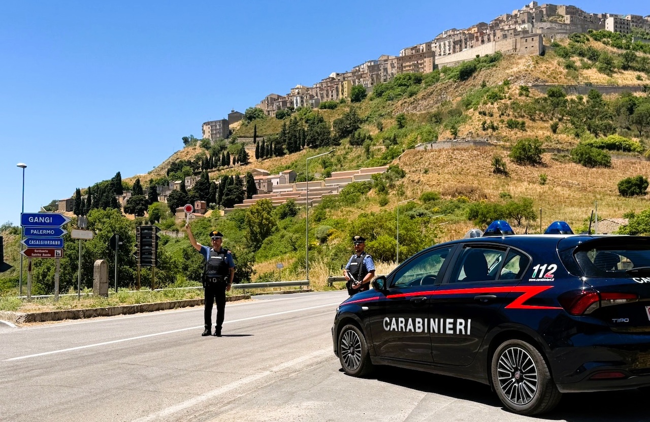 Truffa del finto carabiniere: tentato l’inganno ai danni di un’anziana nel Palermitano