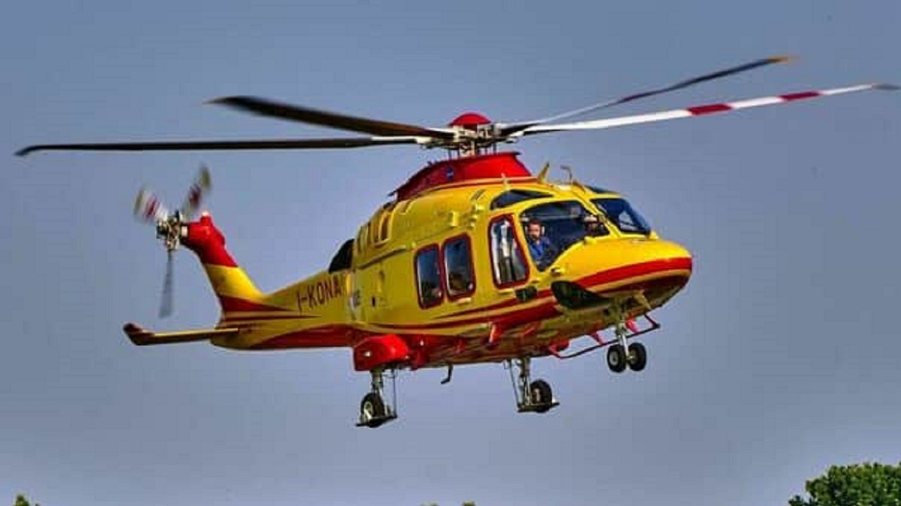 Agrigento, anziano cade nel fuoco mentre brucia sterpaglie: è grave