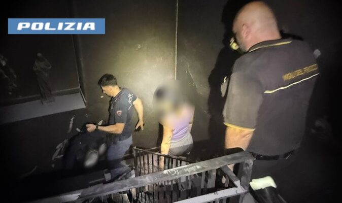 Palazzo in fiamme in via della Concordia ma lui pensa a salvare la droga – IL VIDEO