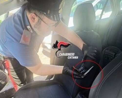 Piedimonte Etneo, trovato con uno stiletto a doppia lama in auto: denunciato 38enne di Riposto