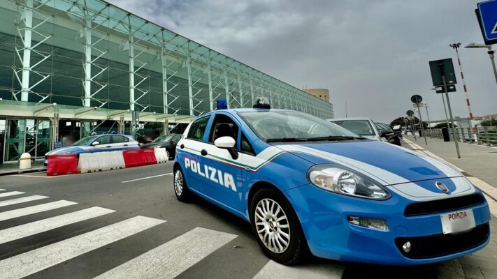 Rubato lo zaino di una passeggera fuori dall’Aeroporto di Catania