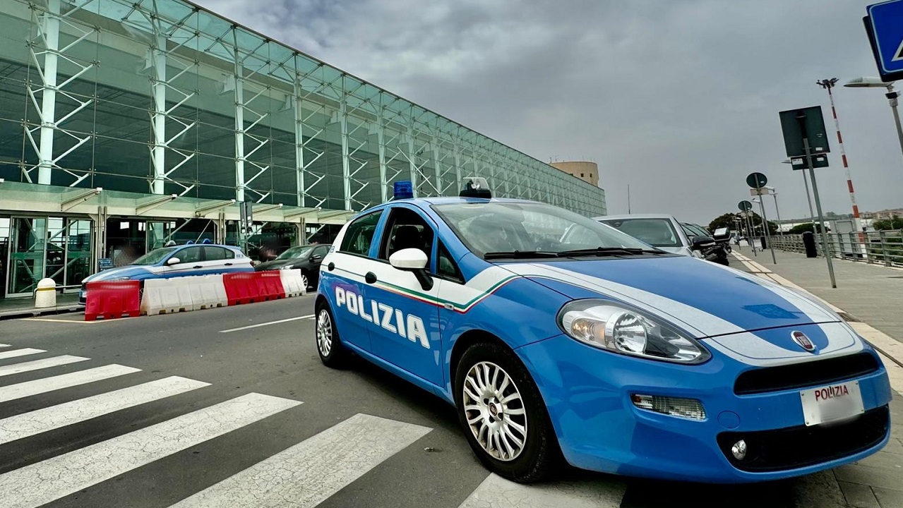 Rubato lo zaino di una passeggera fuori dall’Aeroporto di Catania