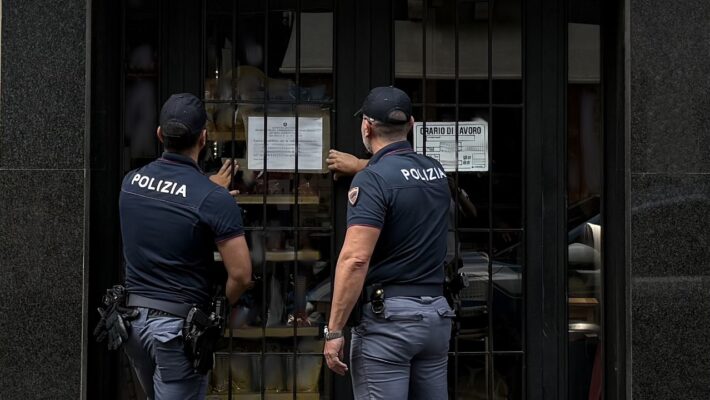 Catania, vendeva alcool ai minori: chiuso locale in via Garibaldi