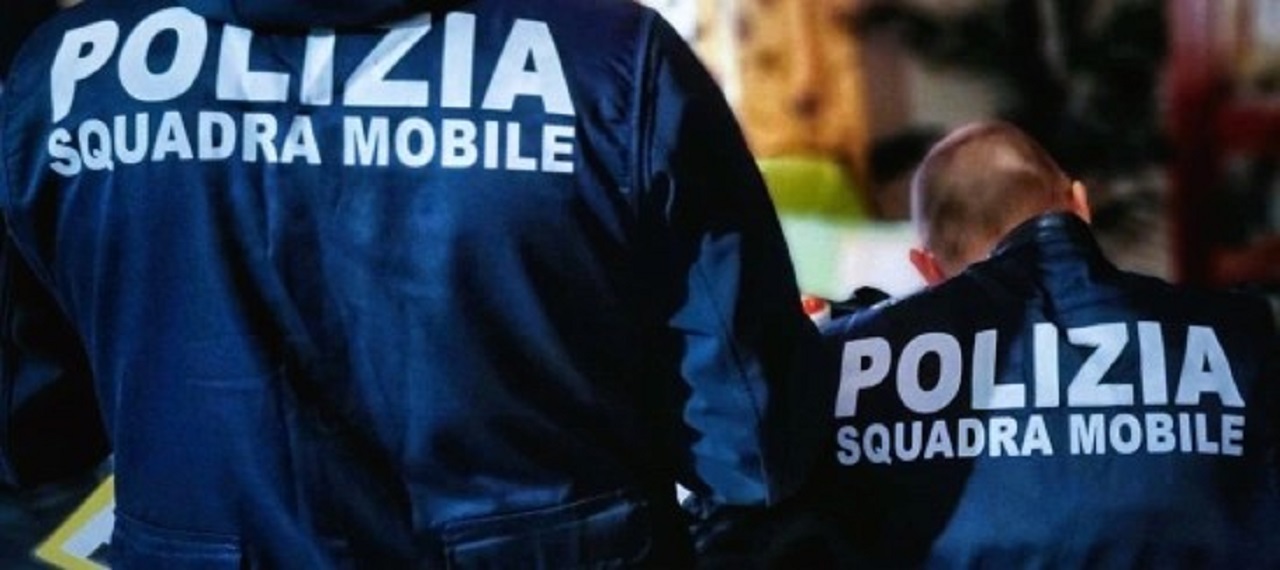 Siracusa, arrestati tre uomini e una donna per tentato furto all’interno di un abitazione