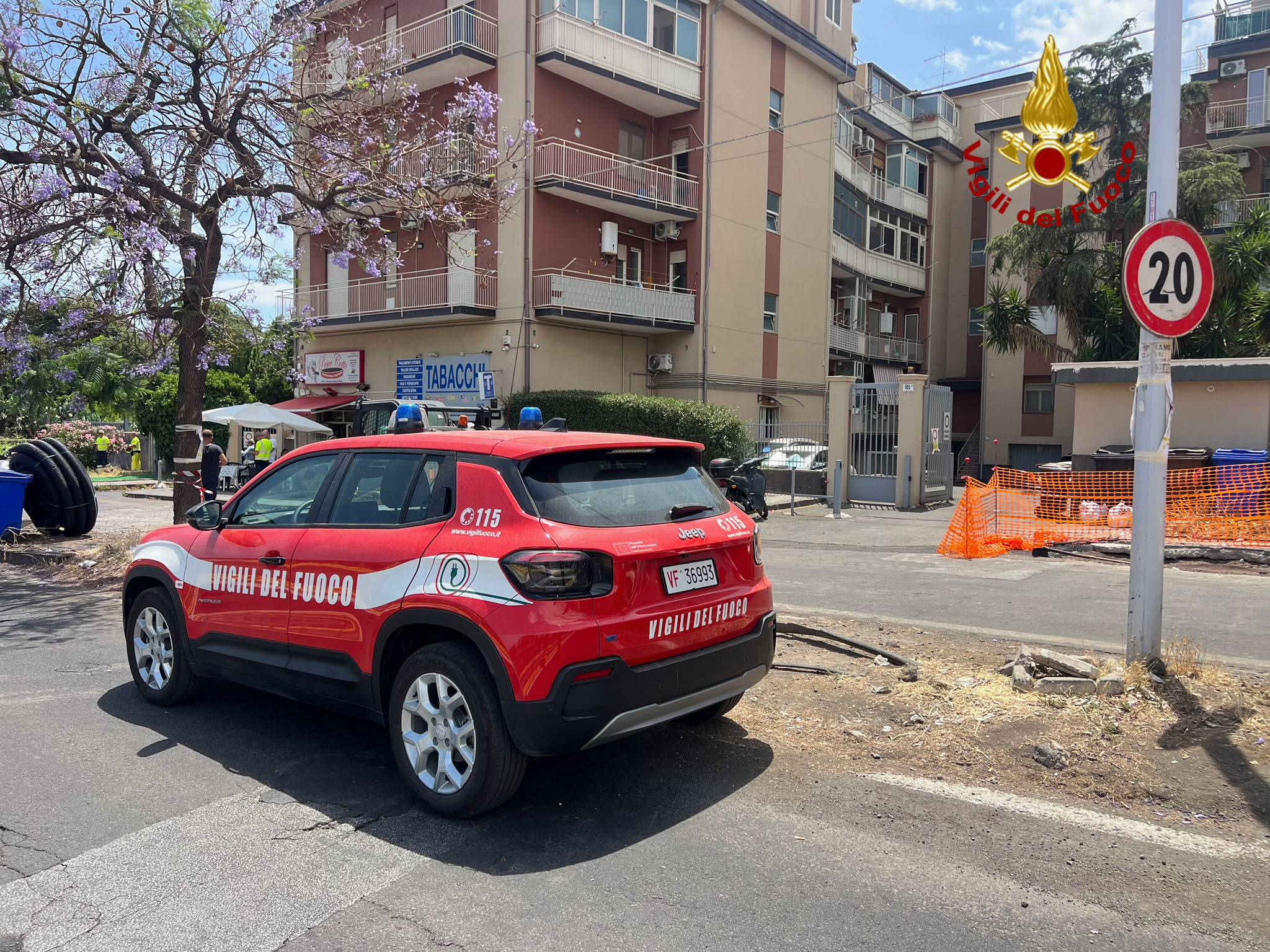 Riparata la fuga di gas in via Santa Sofia. Ripristinata anche la viabilità