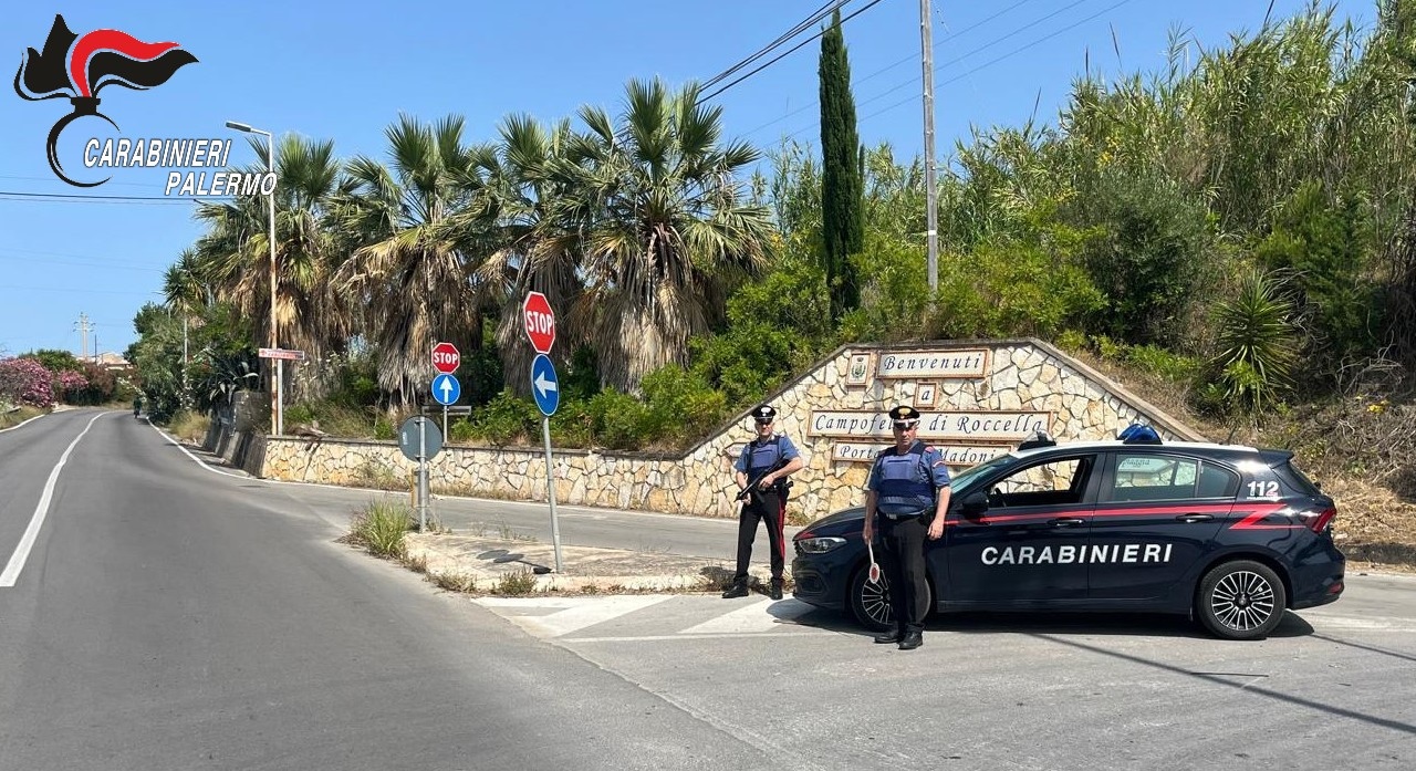 Palermo, viola il divieto di avvicinamento e fugge in auto a tutta velocità: arrestata 32enne