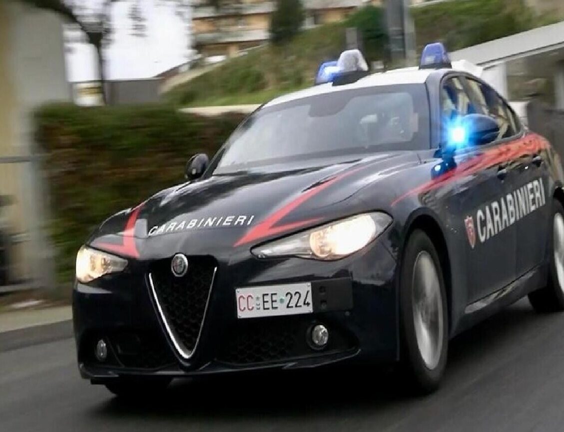 Maltrattamenti in famiglia ed estorsione, aggravata la misura cautelare: in manette un uomo