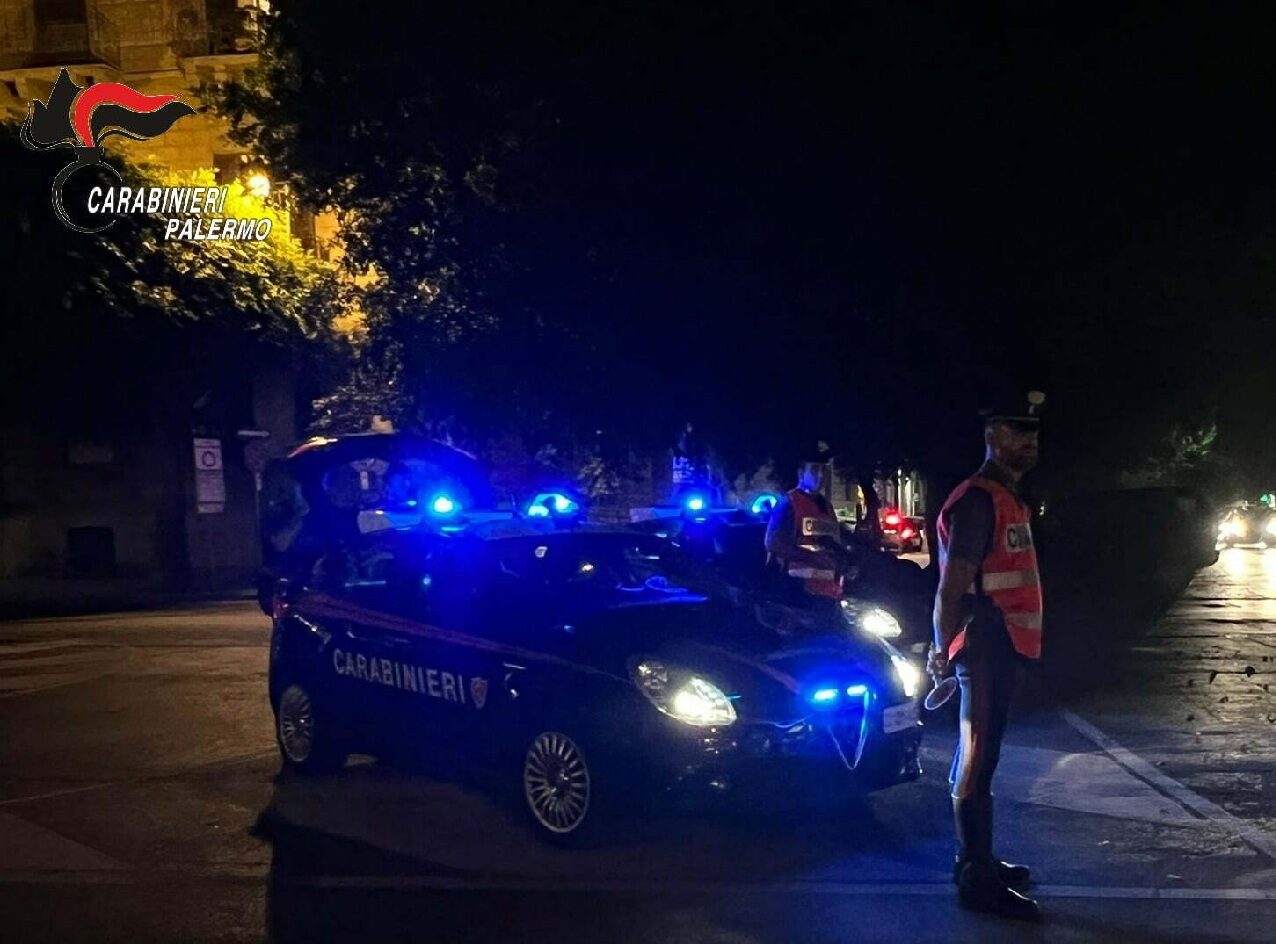 Spaccio di droga e allacci abusivi alla rete elettrica a Palermo: in manette un 17enne e un 43enne