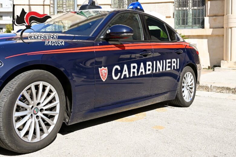 Ragusa, denunciato 16enne in possesso di un coltello a serramanico in tasca
