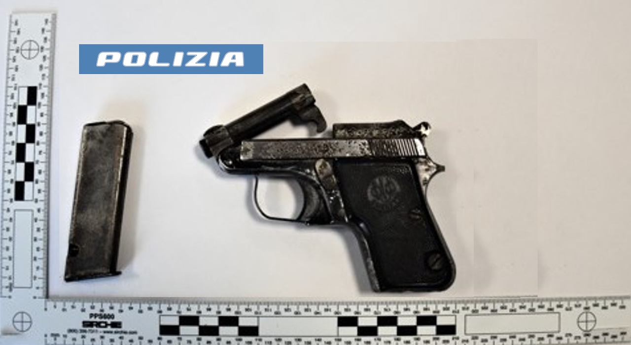 Caltagirone, maxi sequestro di droga e arma rubata: due arresti