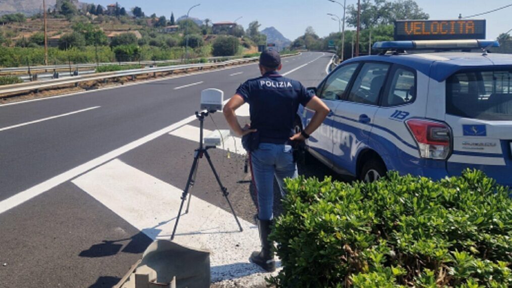 Polizia stradale contro gli eccessi di velocità: al via i controlli sulle autostrade