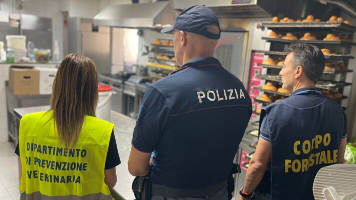 Maxi sanzione per bar del viale Mario Rapisardi. Dagli alimenti non tracciati ai lavoratori in nero