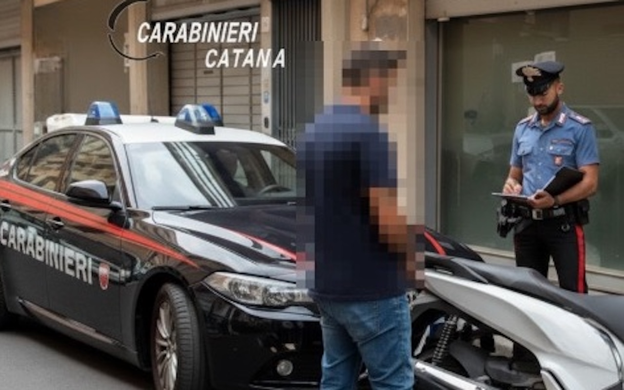 Esce di casa nonostante i domiciliari: arrestato 30enne a Catania