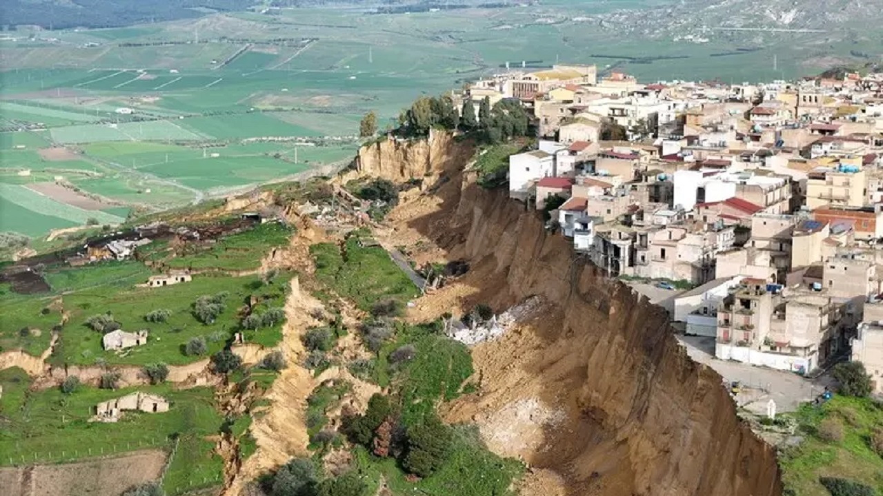 Frana di Niscemi, non più interdetti 5 isolati di Sante Croci